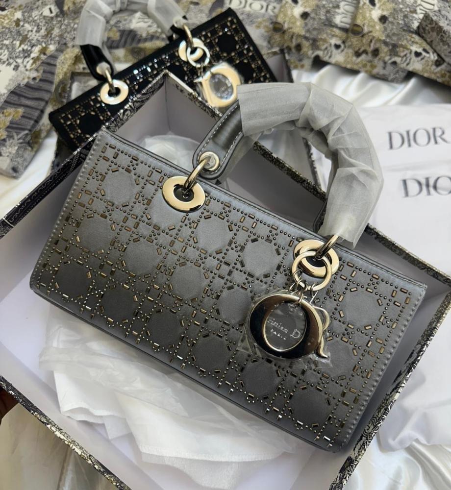 شنطة ماركة ديور