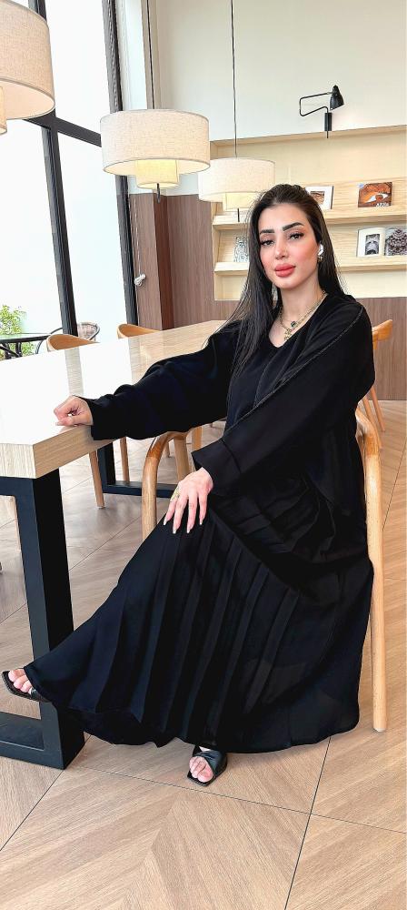 عباية سمو رقمها 144