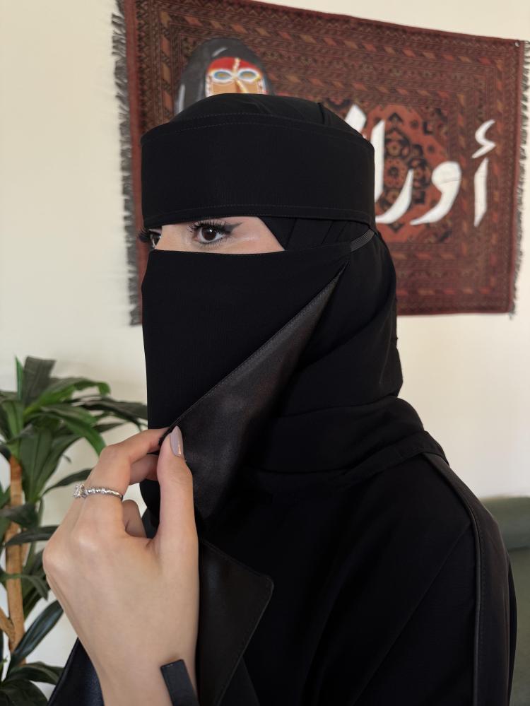 عدد 6 نقابات ملكية مبطن حرير وسط مايل ( مشبك  )