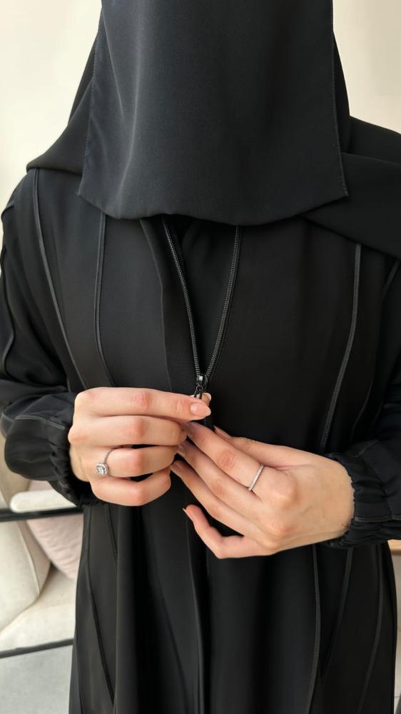 أفضل عبايات دوام عملية وأنيقة للمرأة السعودية