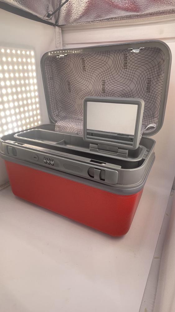 شنطة الذهب والمكياج زمان كبيره