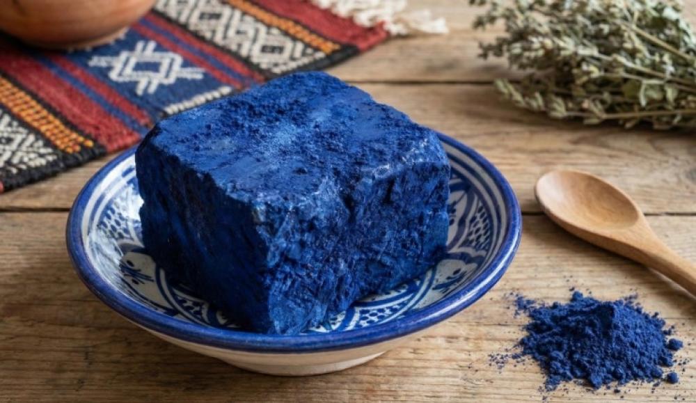 استخدام النيلة المغربية: سر البشرة النضرة والجسم الصحي