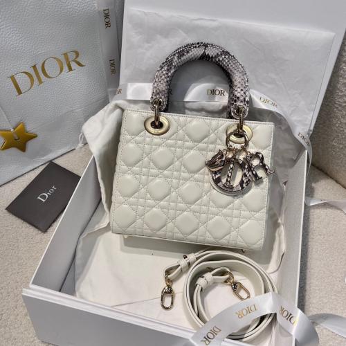 LADY DIOR