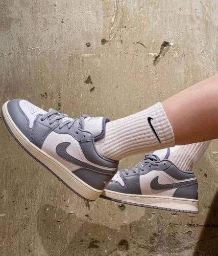 Air Jordan 1 Low Vintage Grey