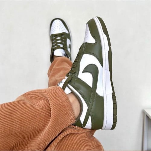 Nike dunk "medium olive