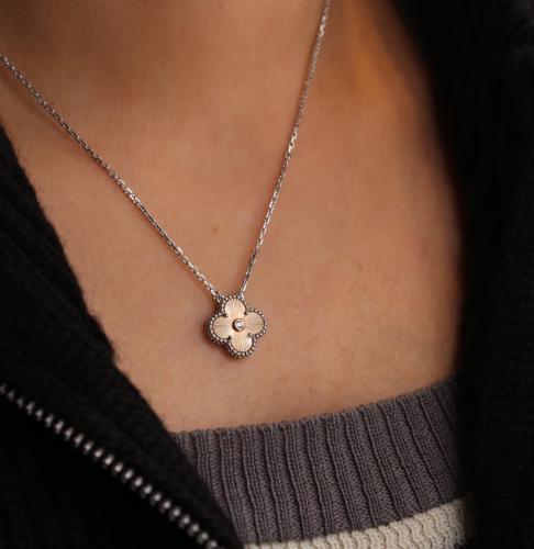 VANCLEEF & ARPLES  Holiday Pendant  Limited Edition full Set , &