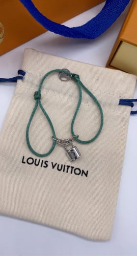 سوارة ال في