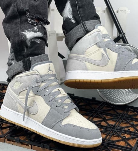 Jordan 1 milk particle grey
