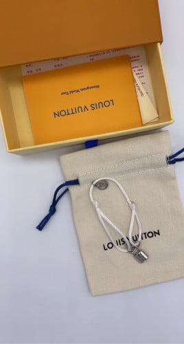 سوارة ال في