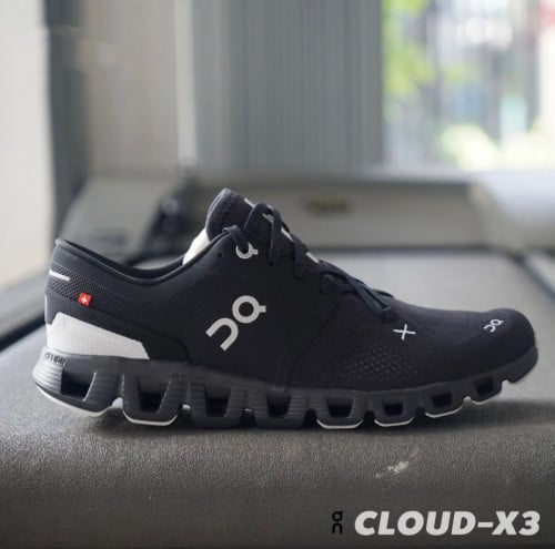 On cloud X 3 black