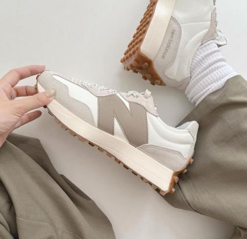 New Balance 327 Driftwood