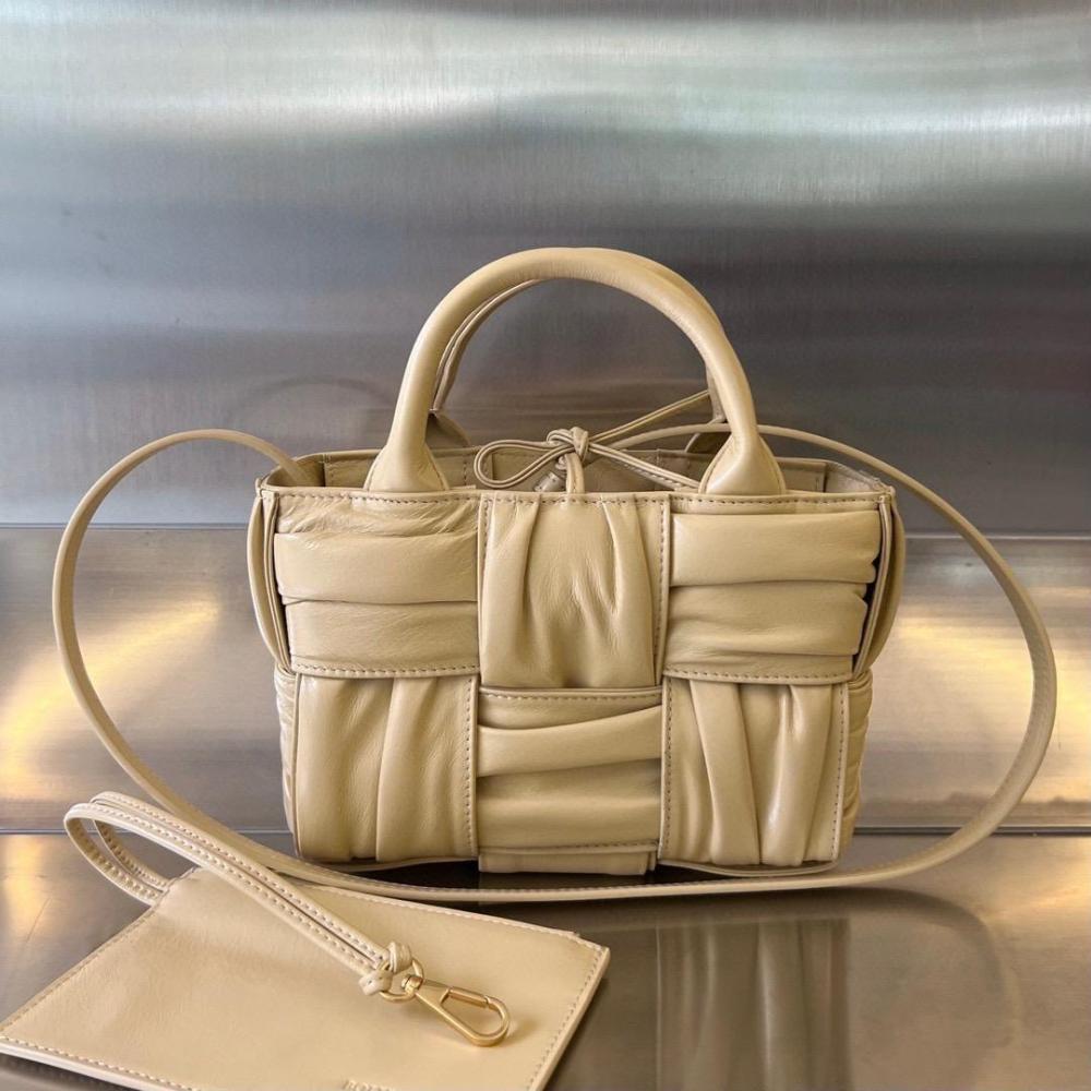 Bottega Veneta