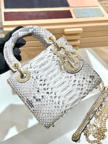 LADY DIOR