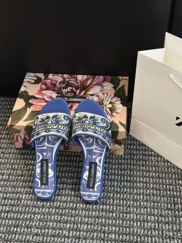 DOLCE AND GABBNA Women Slipper