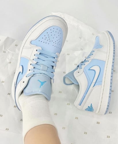 Dark powder/blue lace