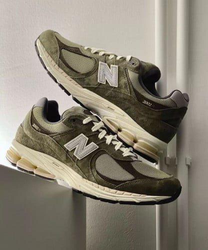 New Balance 2002R