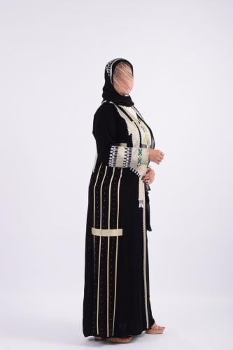 عبايه بطراز تراثي كريب