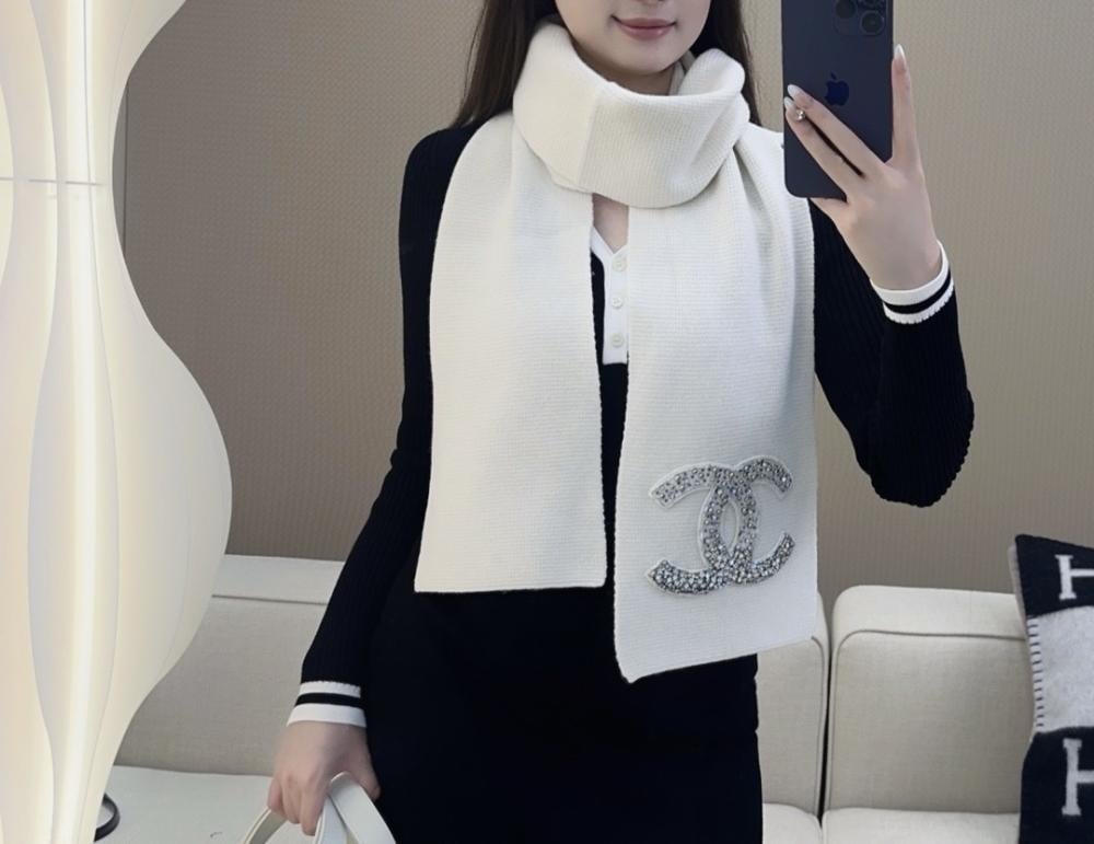 سكارف شانيل مقاس 180*20