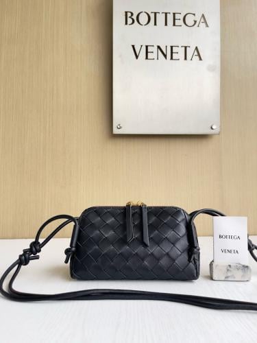 بوتيقا LNTRECCIATO CONCERT POUCH مقاس 18.5cm