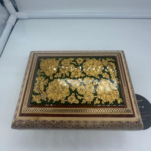 علبة خشبية صناعة يدوية مطعمه بالعاج والنحاس