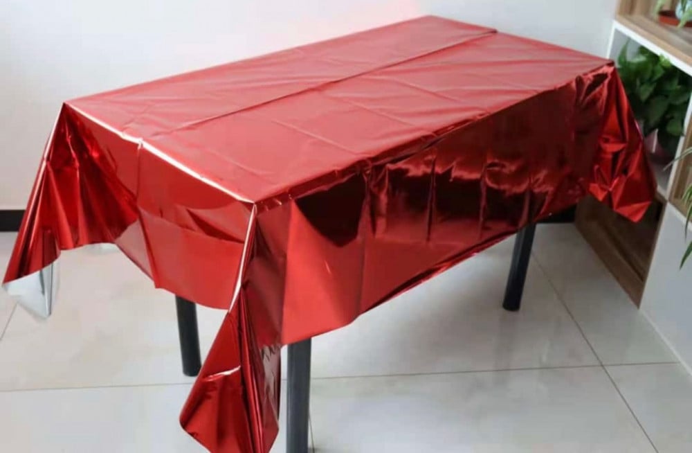 احمر