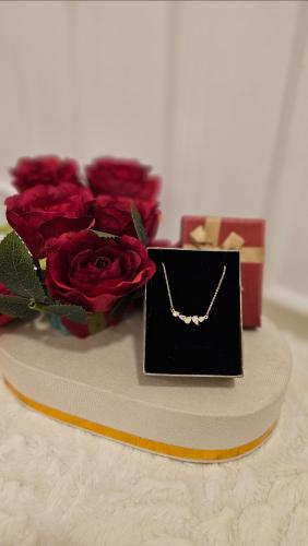 بوكس هدية سلاسال بورشن مطلي مزين بورد صناعي