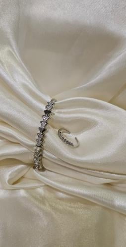 اسورة تصميم ماركة بلغاري مع خاتمها تتوسع وتتقصر تجي على اي مقاس يد