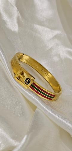 أساور ماركة قوتشي مختوم درجمقاس ١٧ة اولى درجة اولى