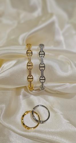 أسوارة مطلية ذهب مع خاتمها