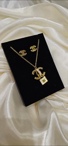 طقم مطلي ذهب ماركة شانيل