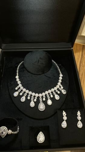 طقم سهرة تصميم دقة ألماس مطلي راديوم