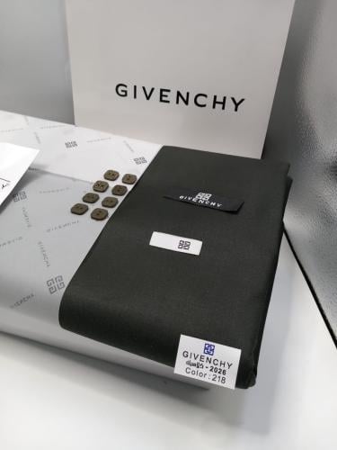 قماش ماركة جفنشي شتوي ٣ امتار ونص عرضين مع الملحقات