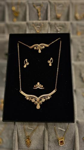 طقم مطلي ذهب فصوص زيركون