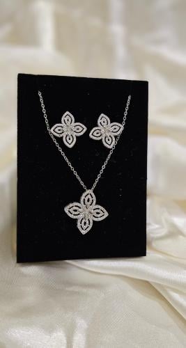 طقم مطلي ذهب ماركة الوردة فضي