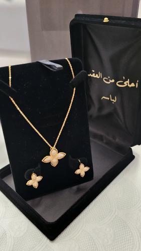 طقم مطلي ذهب