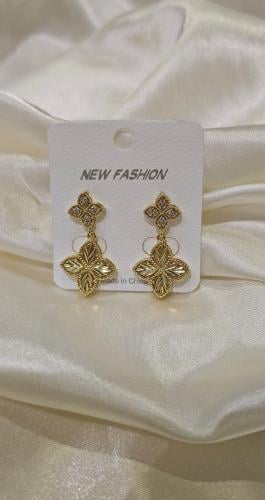 حلق مطلي ذهب ماركة فان كليف