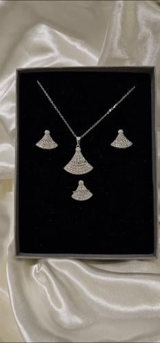 طقم فضي مطلي فصوص زيركون