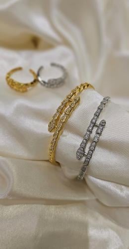 اسورة تصميم ماركة بلغاري مع خاتمها تتوسع وتتقصر تجي على اي مقاس يد