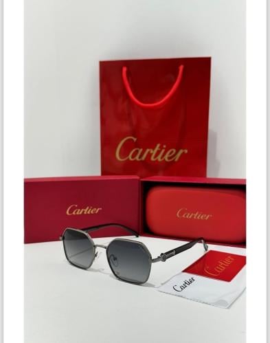 نظارة ماركة كارتير مع الملحقات