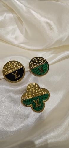 بروش ماركة لويس فيتون