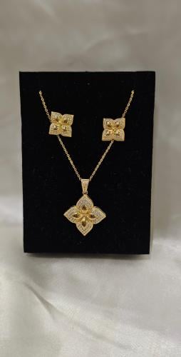 طقم مطلي ذهب