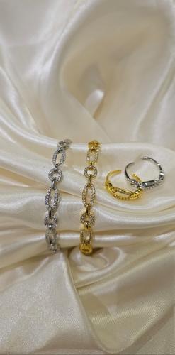 اسورة مطلي مع خاتمها تتقصر وتتوسع على اي يد