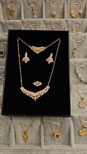 طقم مطلي ذهب فصوص زيركون