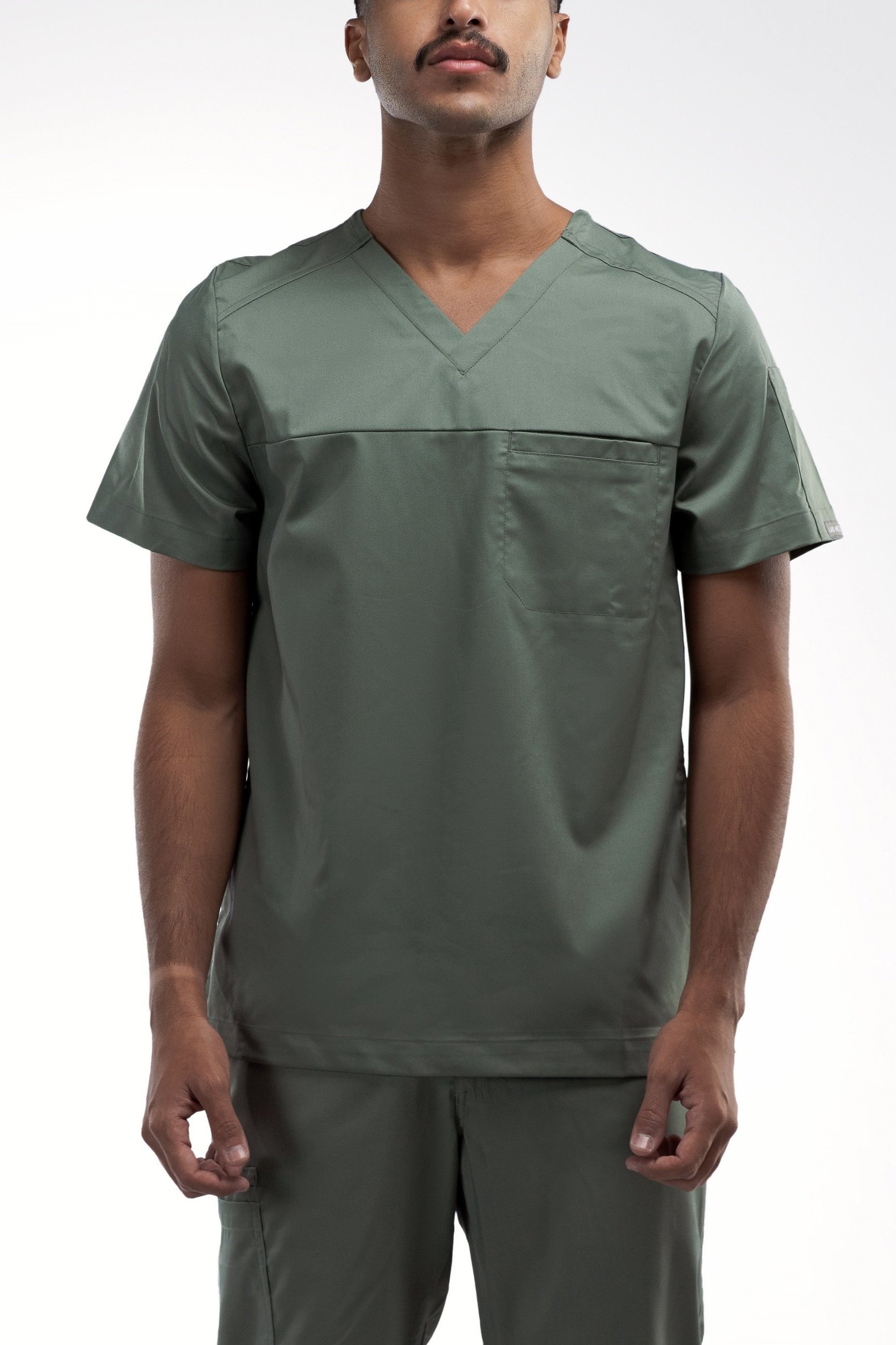 بلوزة سكراب طبي رجالي ماركة لاب ميد®