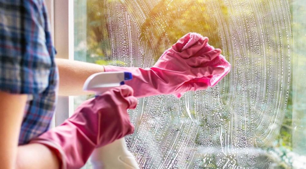 Glass cleaning products