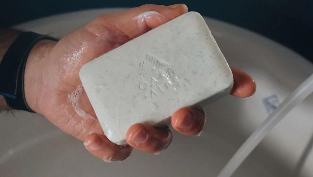 صابون الترطيب والتقشير