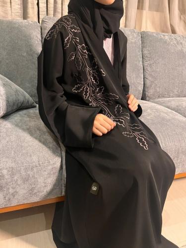 عباية بناتي مزينة بالتطريز . 1175