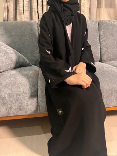 عباية بناتي مزينة بتطريز مميز  . 1176