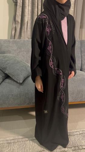 عباية بناتي مزينة بالتطريز . 1177