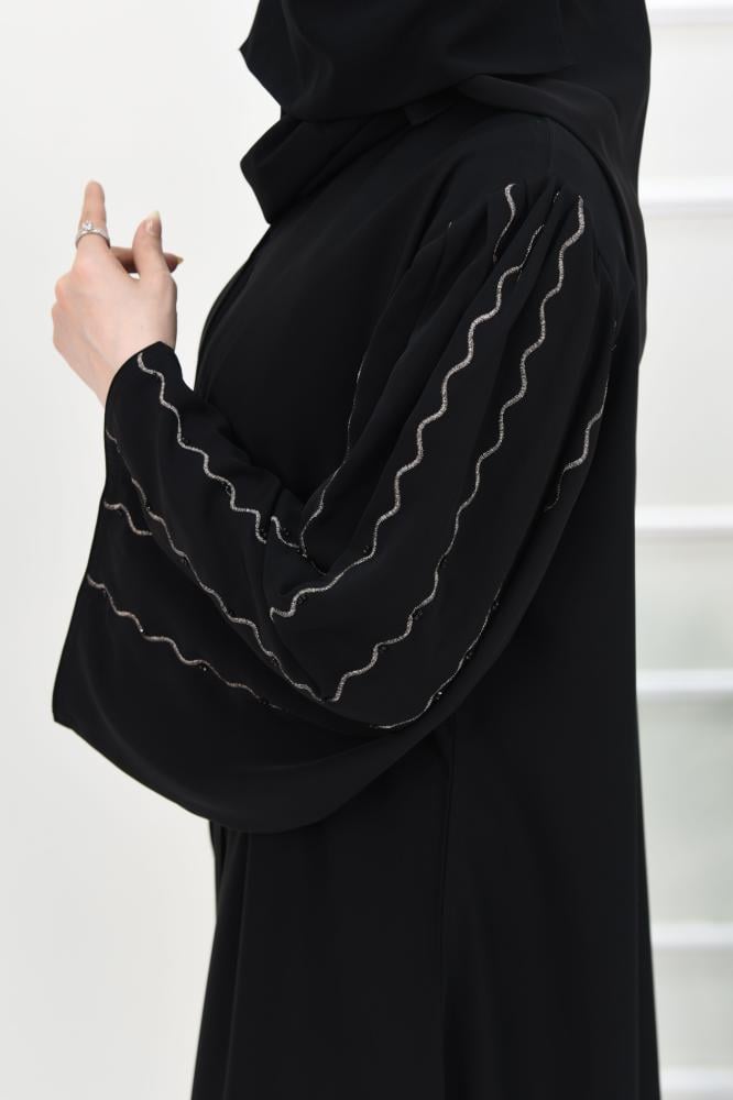 عباية تطريز ذهبي بالاكمام